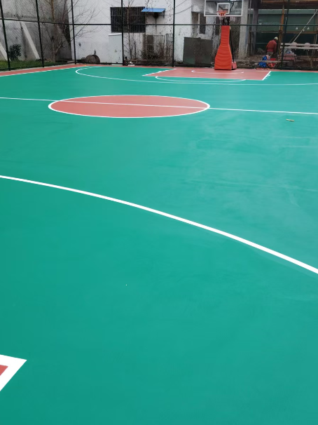 安定 球场长期使用易出现地面开裂